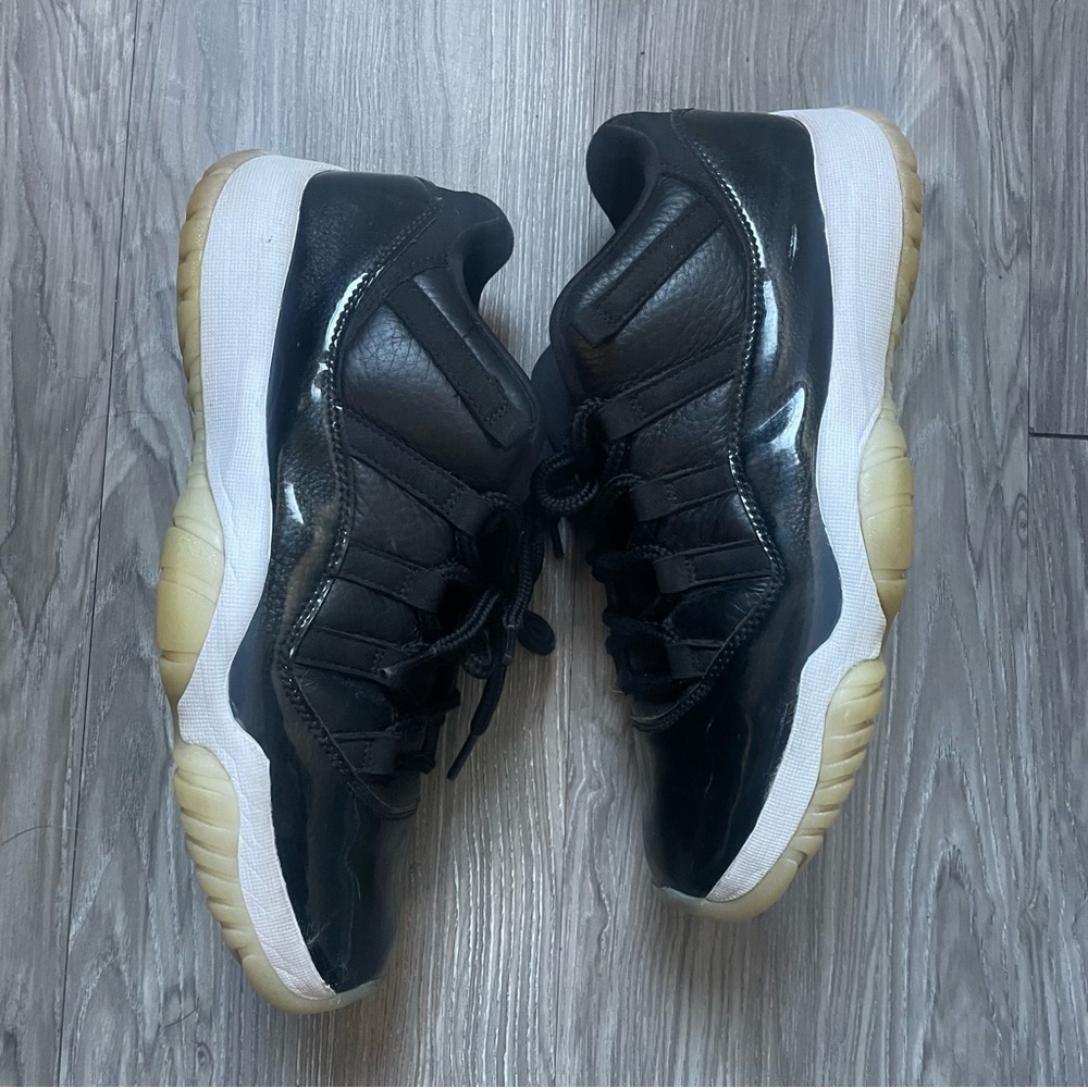 Air Jordan 11 Retro Low 72'-10 Mens Shoe